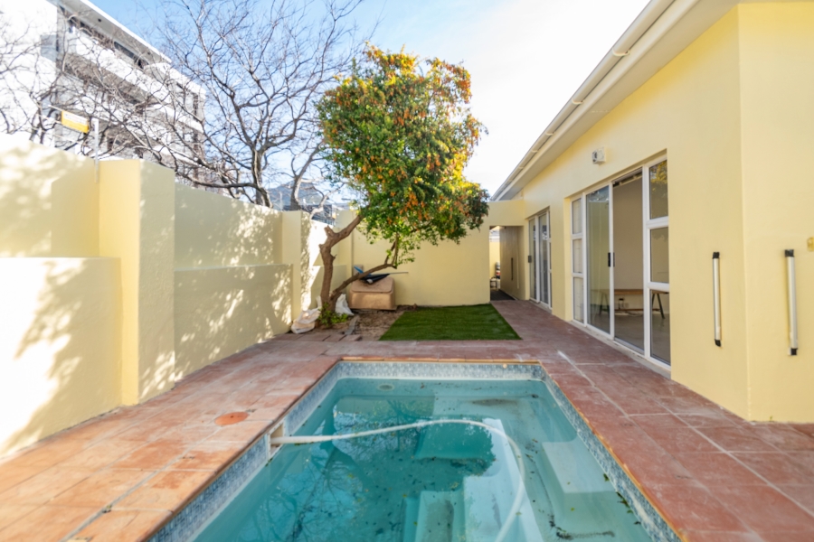 5 Bedroom Property for Sale in Gardens Western Cape